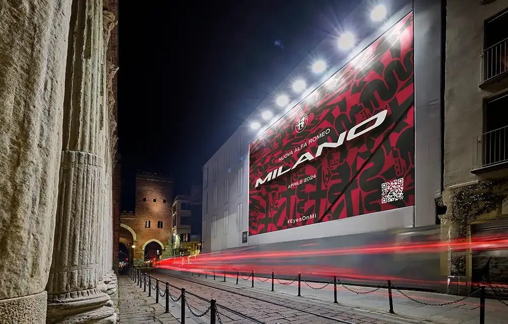 Alfa Romeo hat nun den Namen für sein drittes SUV-Modell verraten. Im April 2024 will Alfa Romeo offiziell den Milano vorstellen. Foto: Alfa Romeo