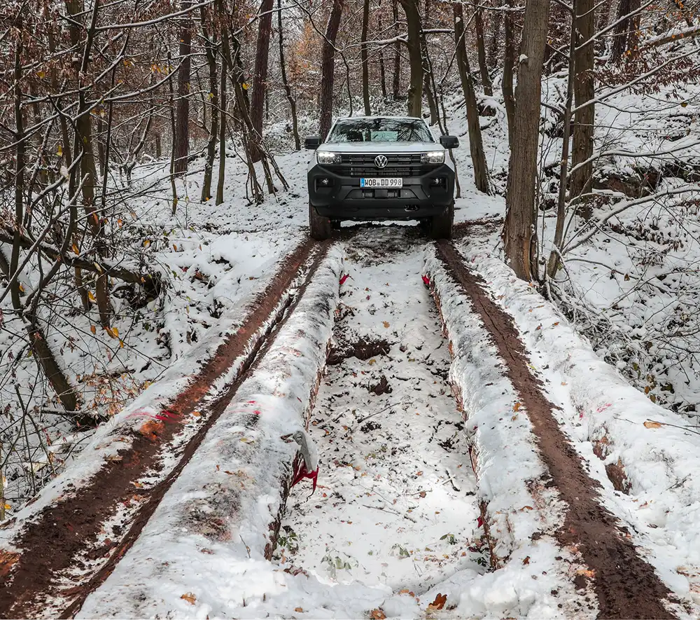 Waldwege machen dem Amarok keine Schwierigkeiten.