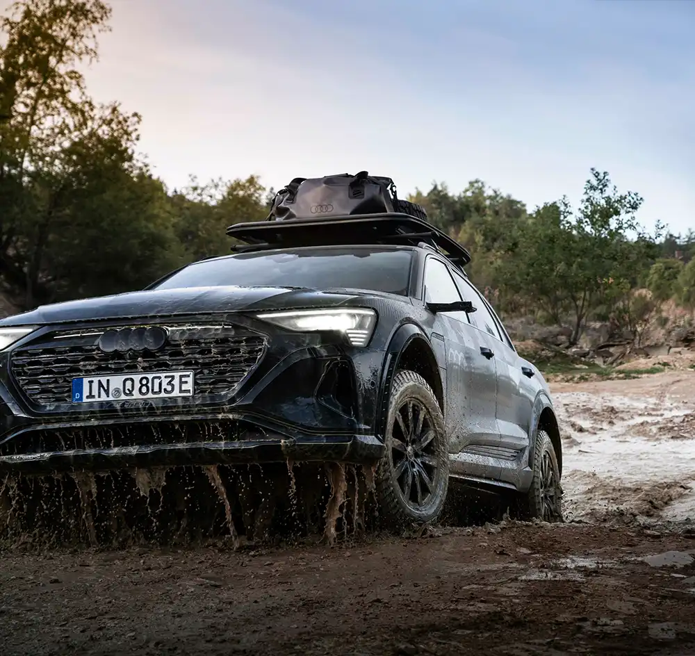 Die Böschungswinkel gibt Audi mit 20 Grad (vorne) und 26 Grad (hinten) an.