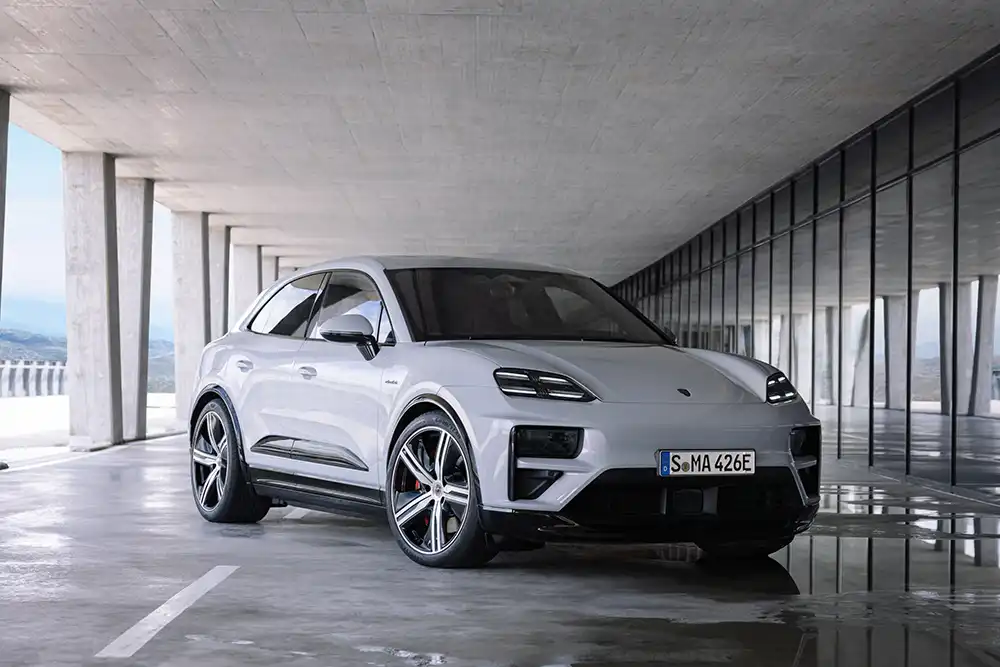 Im Sinne einer besseren Aerodynamik verzichtet der Elektro-Macan auf einen klassischen Kühlergrill.