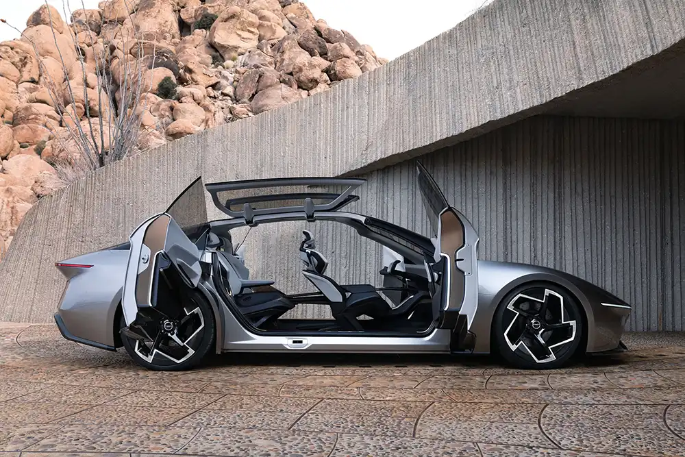 Der Chrysler Halcyon Concept verzichtet auf B-Säulen, entsprechend großzügig ist der Zugang zum Innenraum. 