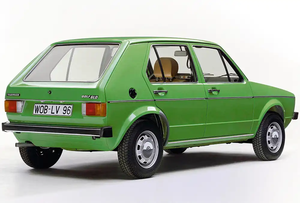 Im September 1976 debütiert der Golf Diesel als erstes kompaktes Fastbackmodell mit Selbstzünder.