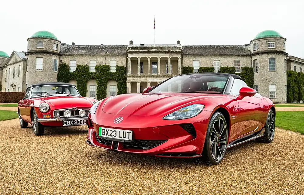 Auf dem Goodwood Festival of Speed (11. bis 14. Juli) präsentiert MG neben legendären Fahrzeugen aus seiner Historie aktuelle Modelle wie den im Laufe des Jahres debütierenden Roadster Cyberster. Foto: MG Motor