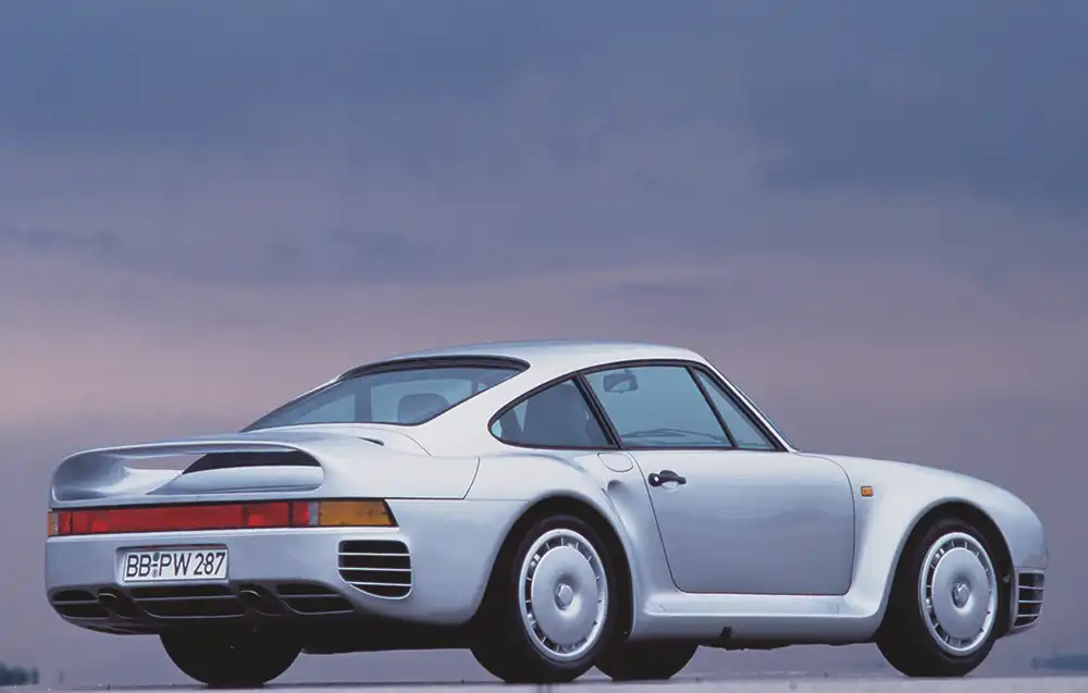 Auch im Porsche 911 war der Allradantrieb für sportliche Fahrleistungen zuständig.