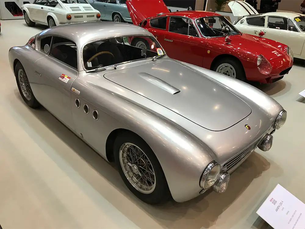 Formvollendeter Anfang - der Abarth 205 A mit Vignale Karosserie auf Basis eines Cisitalia von 1949.