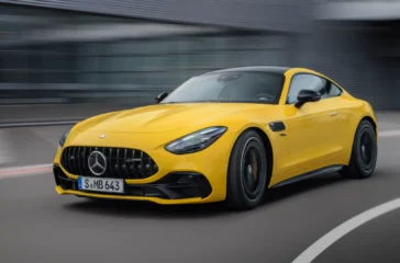 Neben dem Achtzylindermodell bietet Mercedes-AMG den GT jetzt mit vier Zylindern an. Foto: Mercedes-Benz