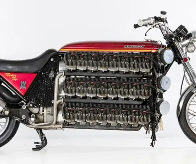 Bei 92.000 Britischen Pfund, umgerechnet annähernd 108.000 Euro, hat der nicht genannte Käufer laut Bonhams den Zugschlag für das 48-Zylinder-Motorrad Tinker Toy erhalten. Foto: Bonhams