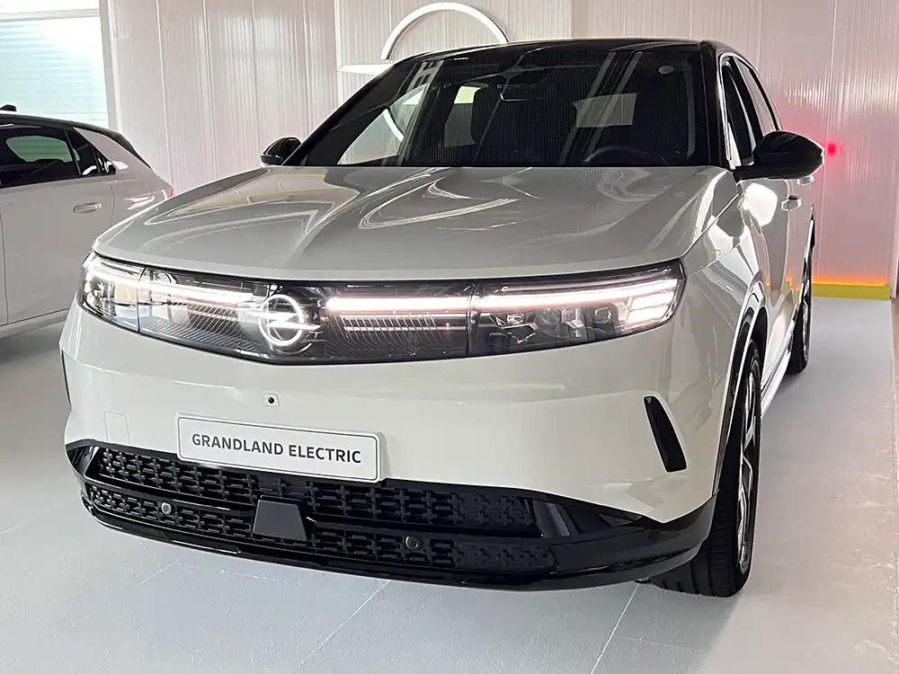 Der 75-millionste Opel war 2022 ein Grandland – in neuer Generation steht der Grandland 2024 für die elektrische Zukunft.