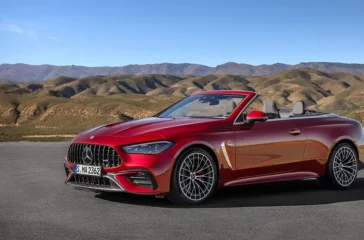 Mercedes öffnet die Bestellbücher für das CLE-Cabrio als AMG 53 4MATIC+. Interessenten müssen für den 330 kW/449 PS starken offenen Viersitzer mindestens 89.350 Euro investieren. Foto: Mercedes