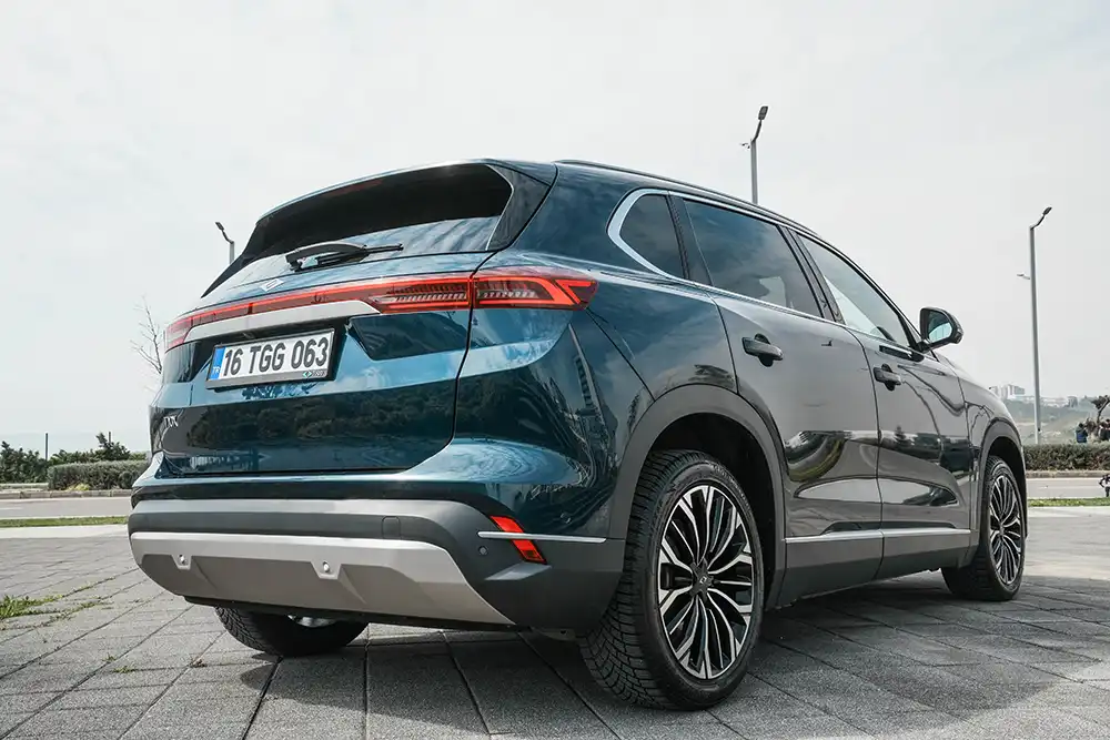 Auch das Heckdesign ist ansprechend.