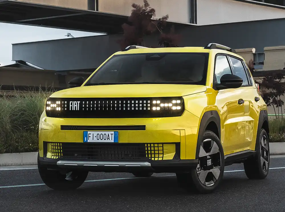 Der Fiat Grande Panda ist sowohl mit Elektroantrieb als auch mit Hybrid-Technologie erhältlich.