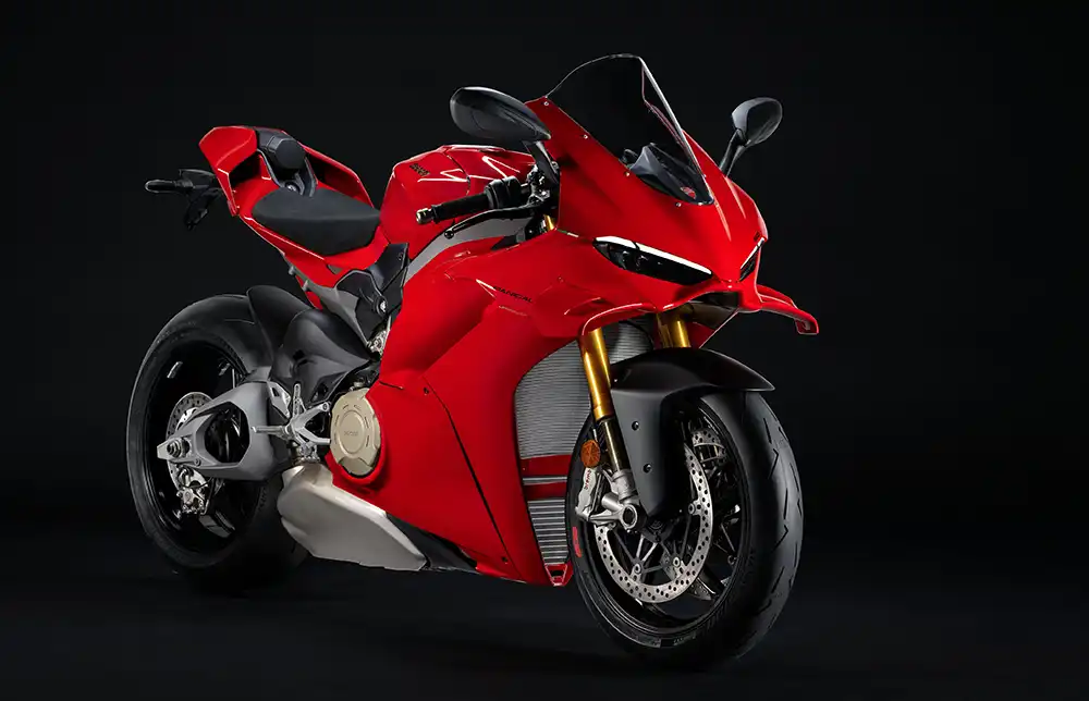 Ducati Panigale V4: Die 2025er Version der italienischen Technologie-Ikone weist weiterhin einen 1103 Kubikzentimeter großen V4-Motor auf, der jedoch upgedatet worden ist.