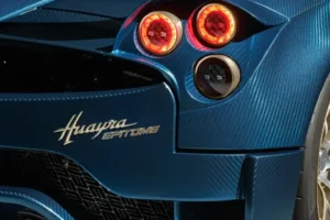 Pagani-Huayra-Epitome_8_Posteriore_Dettaglio-luci