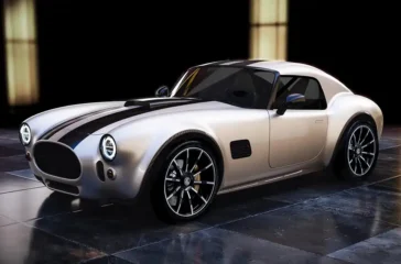 2025 will AC Cars die neue Cobra auch als Coupé anbieten.