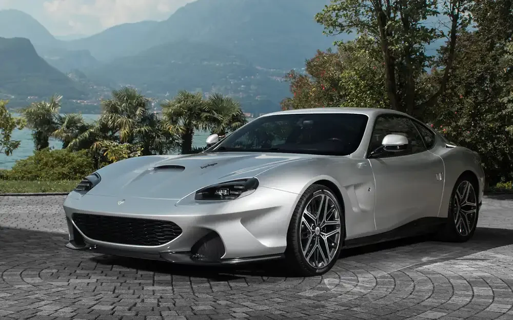 2025 startet Touring Superleggera die Produktion des Veloc12, unter dessen neuer Carbonhaut ein technisch optimierter Ferrari 550 steckt. Foto: Touring Superleggera