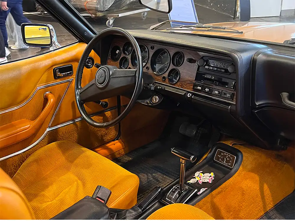 Knallbunte Farben und plüschiges Interieur – Der Capri II konnte alternativ Sport oder Luxus. Foto: Ford