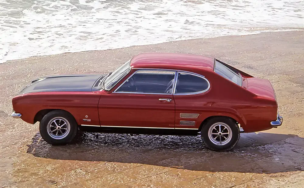 Der Erfinder des europäischen Pony-Cars – Der erste Capri fuhr 1969 in die Ford-Verkaufsräume. Foto: Ford