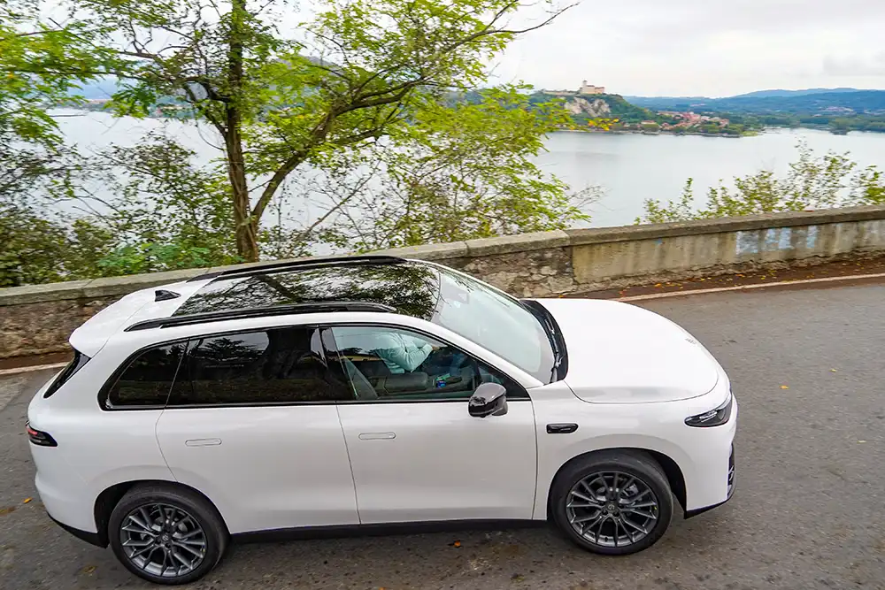 Optisch fährt der SUV auf sicherem Terrain.