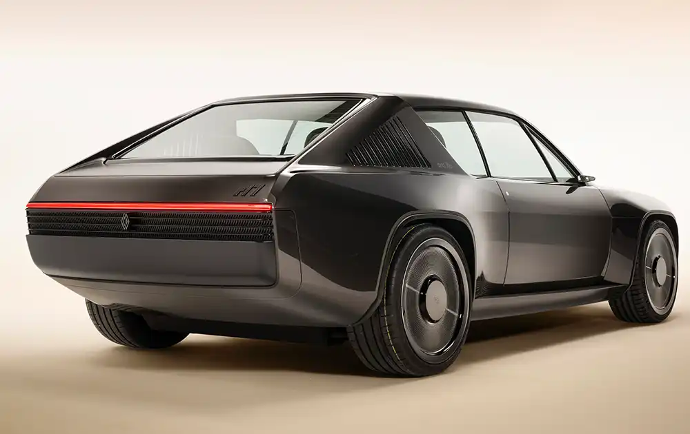 Die Hommage ist etwas breiter als das Original. 