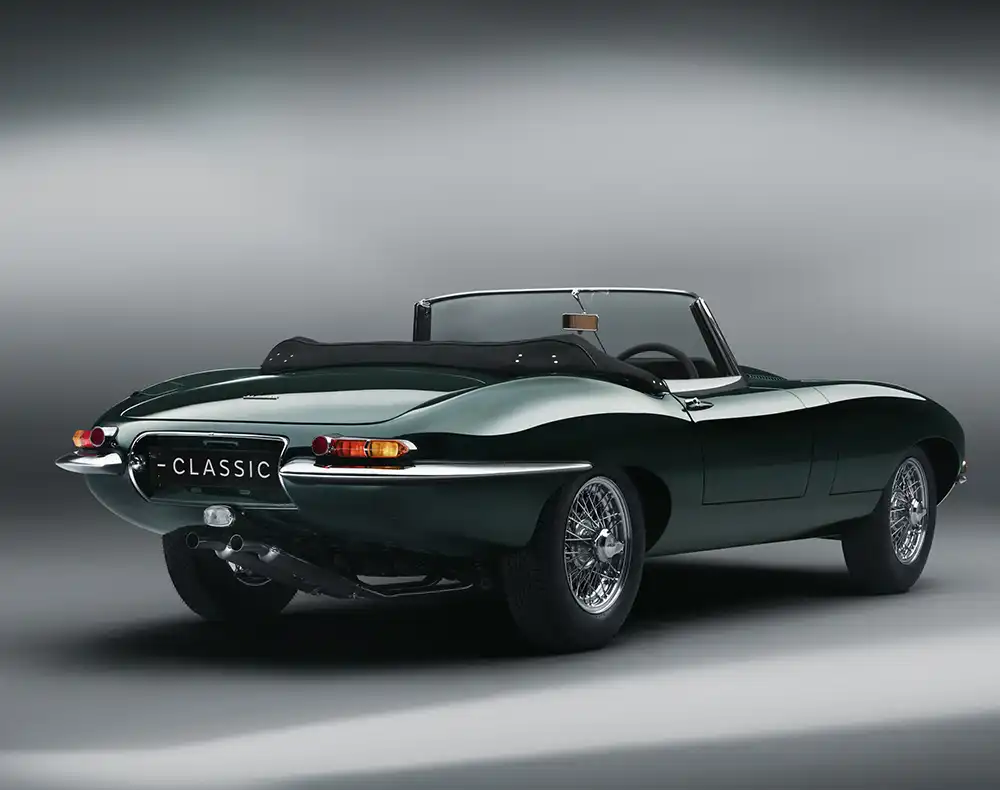 Optisch entspreicht der neu aufgebaute E-Type dem Stil der ersten E-Type-Serie.