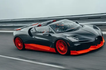 Mit 454 km/h hat der Bugatti W16 Mistral einen neuen Geschwindigkeitsweltrekord für offenen Fahrzeuge aufgestellt. Foto: Bugatti