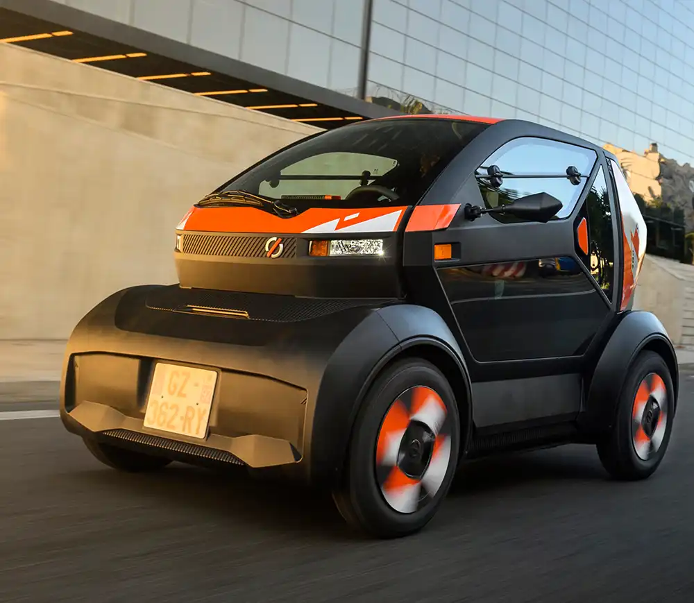 Aus Renault wird Mobilize und der Twizy heißt jetzt Duo – doch an der Idee des Scheiblettensmart hat sich nichts geändert. 