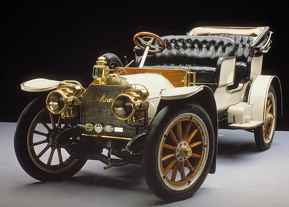 Der mit Abstand älteste Top-Ten-Vertreter ist ein Mercedes-Simplex aus dem Jahr 1903, der 12,1 Millionen Dollar erzielte. Foto: Mercedes-Benz
