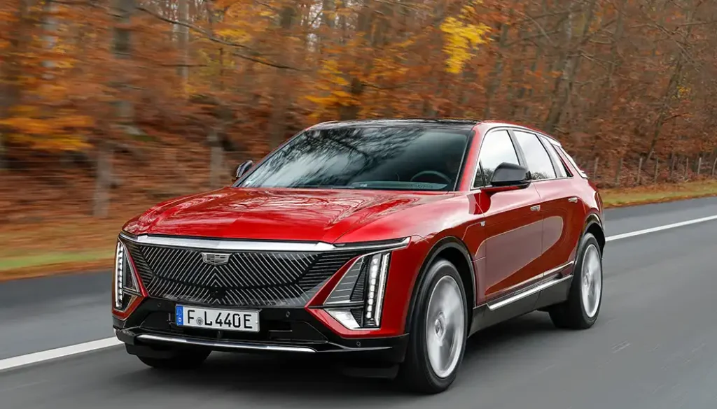 General Motor bringt Cadillac nach über sieben Jahren Abstinenz zurück nach Europa. Richten soll es jetzt zunächst ein elektrische angetriebenes SUV der Oberklasse zum Grundpreis von 79.000 Euro. Foto: Cadillac