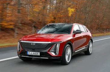 General Motor bringt Cadillac nach über sieben Jahren Abstinenz zurück nach Europa. Richten soll es jetzt zunächst ein elektrische angetriebenes SUV der Oberklasse zum Grundpreis von 79.000 Euro. Foto: Cadillac