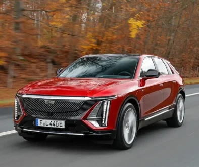 General Motor bringt Cadillac nach über sieben Jahren Abstinenz zurück nach Europa. Richten soll es jetzt zunächst ein elektrische angetriebenes SUV der Oberklasse zum Grundpreis von 79.000 Euro. Foto: Cadillac