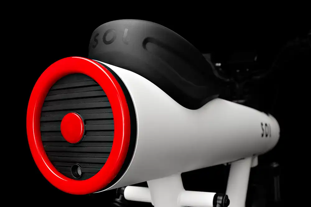 Im großen Oberrohr stecken neben der Batterie außerdem die Front- und Heckleuchte. Foto: Sol Motors