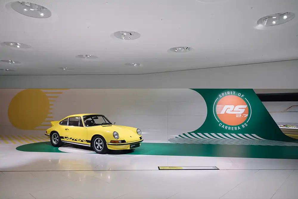 Porsche präsentiert in seinem Museum die Geschichte seiner Sportwagen und des Rennsports. Foto: Porsche