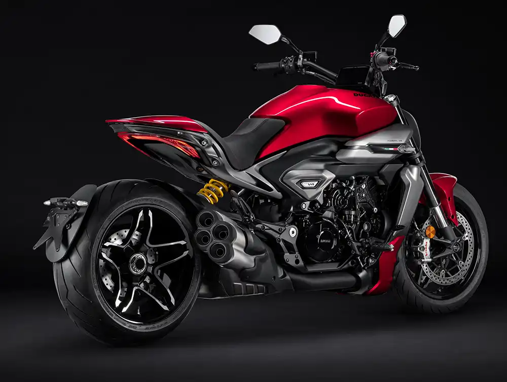 Burning Red heißt einer von insgesamt Metallic-Lacken, die Ducati für die XDiavel anbietet. Foto: Ducati