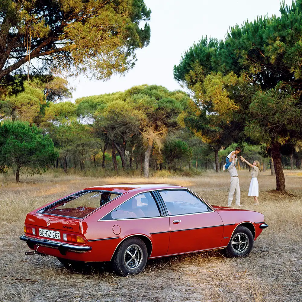 Konterte den Ford Capri – Der Opel Manta CC mit Fastback und großer Heckklappe. Foto: Opel