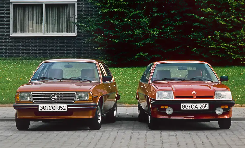Frischgemacht – Die Mittelklasse-Bestseller Opel Ascona und Manta nach dem Facelift von 1979. Foto: Opel
