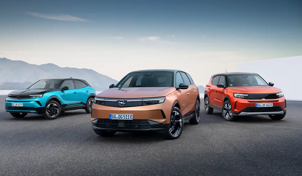 Heute sollen Opel Mokka, Grandland und Frontera im Frontdesign an den Manta erinnern. Foto: Opel Stellantis