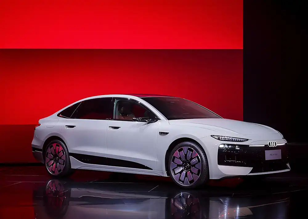 Der A6 e-tron feiert in Shanghai in einer Langversion Premiere, die dank 107 kWh großem Akku 770 Kilometer weit kommen soll. Foto: Audi