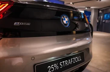 Deutsche Autoindustrie unter Druck durch US-Strafzölle. Foto gguy - stock.adobe.com