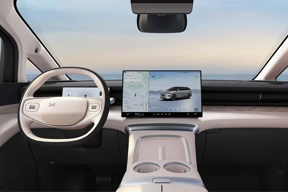 Das Cockpit des X9 ist aufgeräumt sowie digital und nobel eingerichtet. Foto Xpeng