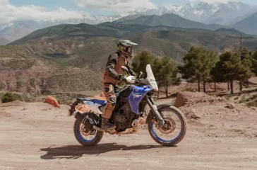 Yamaha bringt mehr Elektronik und Ausstattung in seine Vorzeigeenduro Ténéré 700 und optimiert mit feinen Änderungen die Ergonomie. Foto: Yamaha