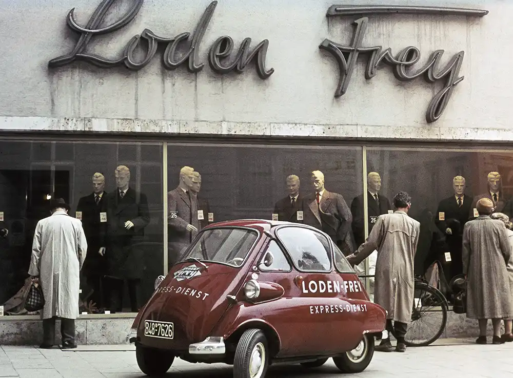 Charmanter Werbeträger und Lieferwagen in den Wirtschaftswunderjahren – Eine Isetta 250 in München. Foto: BMW AG