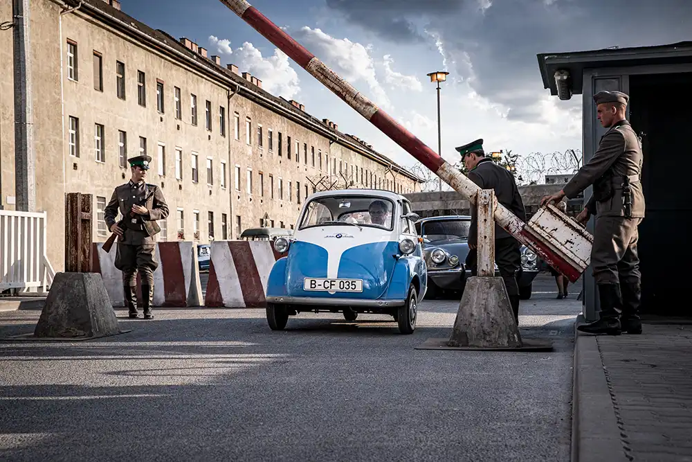 Überwanden vor 70 Jahren Grenzen – Die Isetta definierte den Kabinenroller neu und der Citroen DS verkörperte Futurismus. Foto: BMW AG