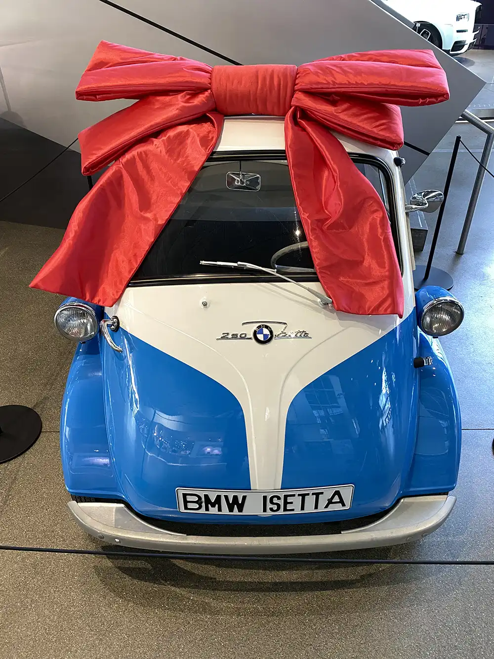 Star in der BMW-Welt München – eine Isetta von 1959, die auf Elektroantrieb umgerüstet wurde. Foto: autodrom