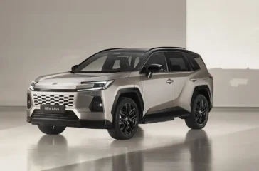 Der neue RAV4 bleibt ein eher kantiger Typ. Foto: Toyota