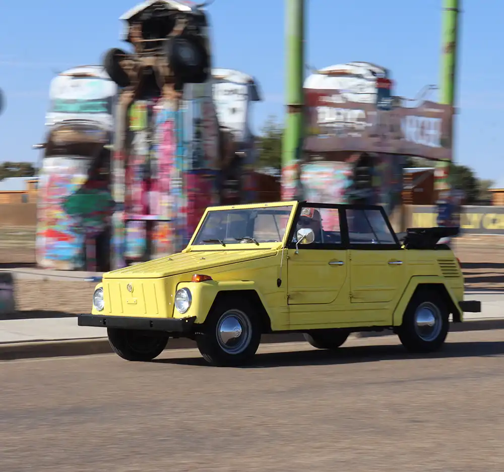 Im VW 181 schlägt einem Sympathie entgegen. Foto: SP-X/Benjamin Bessinger