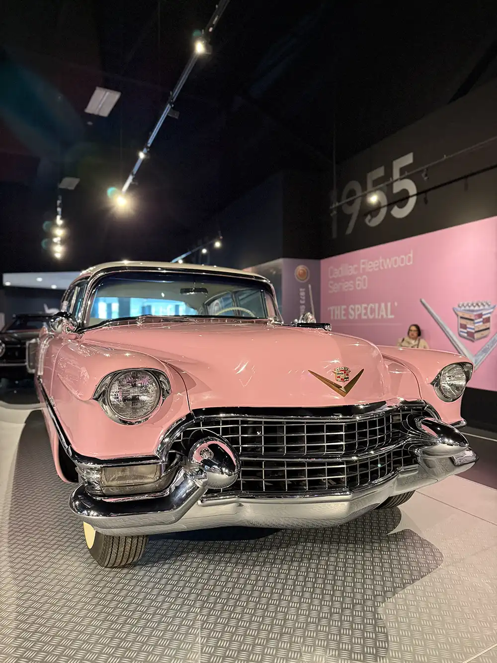 Elvis konnte sich für Autos begeistern. Foto: SP-X/Benjamin Bessinger