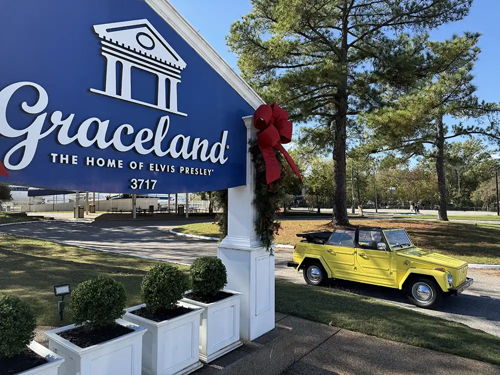 Spätestens nach dem Besuch Elvis‘ Garage kann man sich gut vorstellen, dass sich auch Mr. Presley für den Kübel hätte begeistern. Foto: SP-X/Benjamin Bessinger