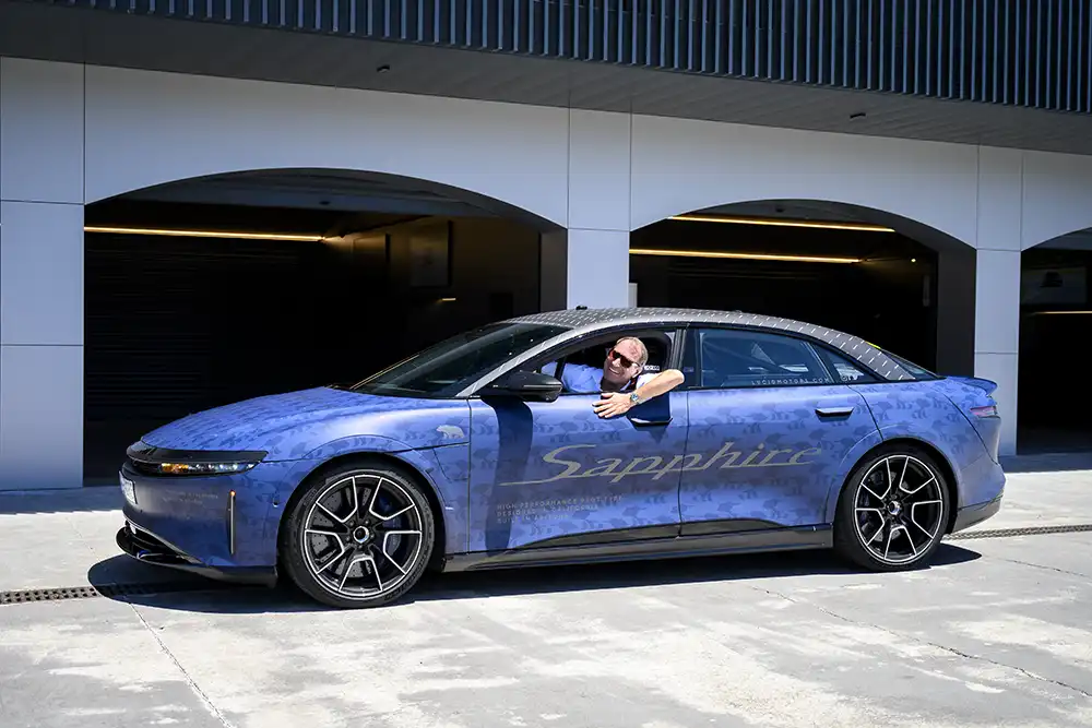 Der Lucid Air Sapphire sprintet in 2,0 Sekunden auf 100 km/h, in 13 Sekunden steht die 300 auf dem Tacho. Foto: Lucid