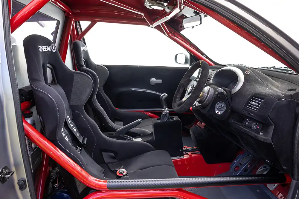 Im Innenraum gibt es neue Sitze sowie ein Infotainmentsystem mit 9-Zoll-Touchscreen. Foto: Nissan