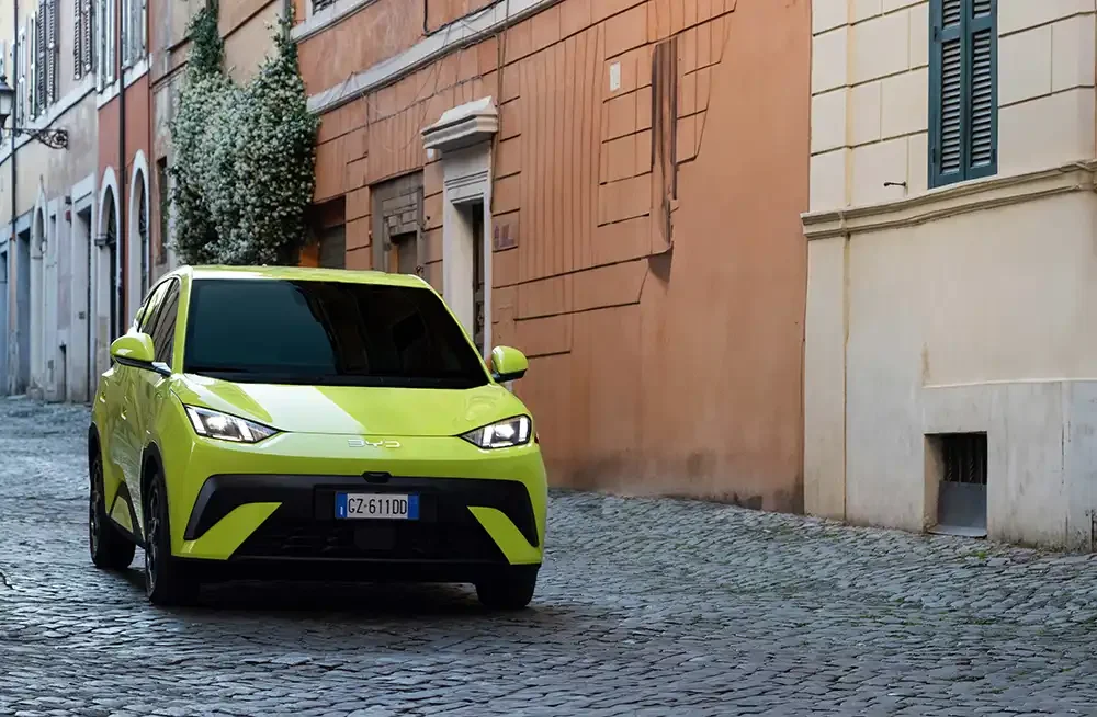 Beim eher gemütlichen Kennenlernen im Großstadt-Dschungel zeigt der Dolphin Surf keine Ausfälligkeiten. Foto: BYD